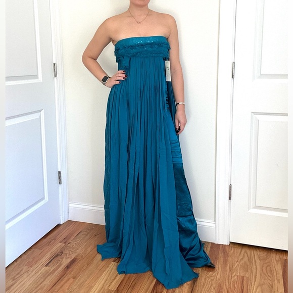 Custom Designer Showroom Evening Gown - Picture 1 of 11